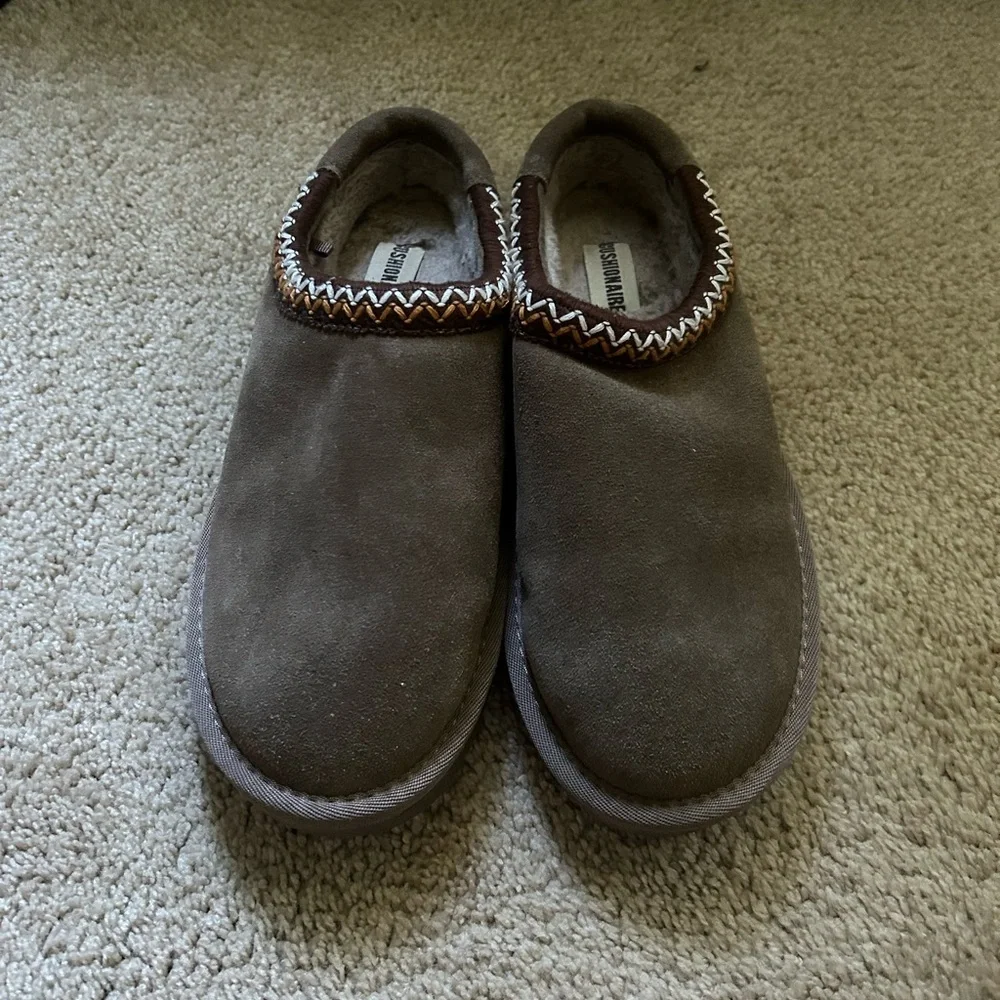 Cushionaire Women's Brown Slip-On Shoes - Picture 2 of 4